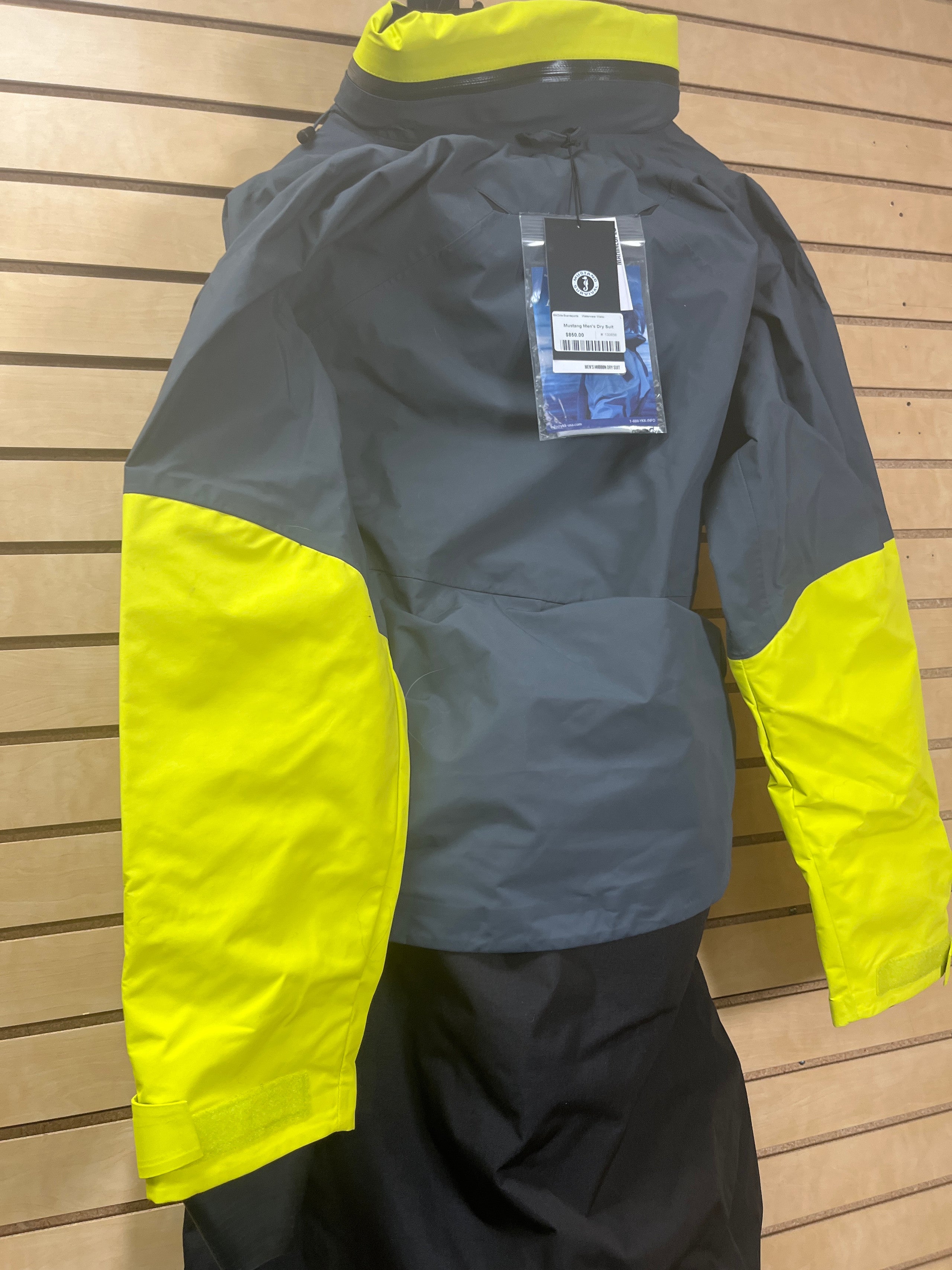 Mustang Survival Men's Dry Suit Large Black/Yellow