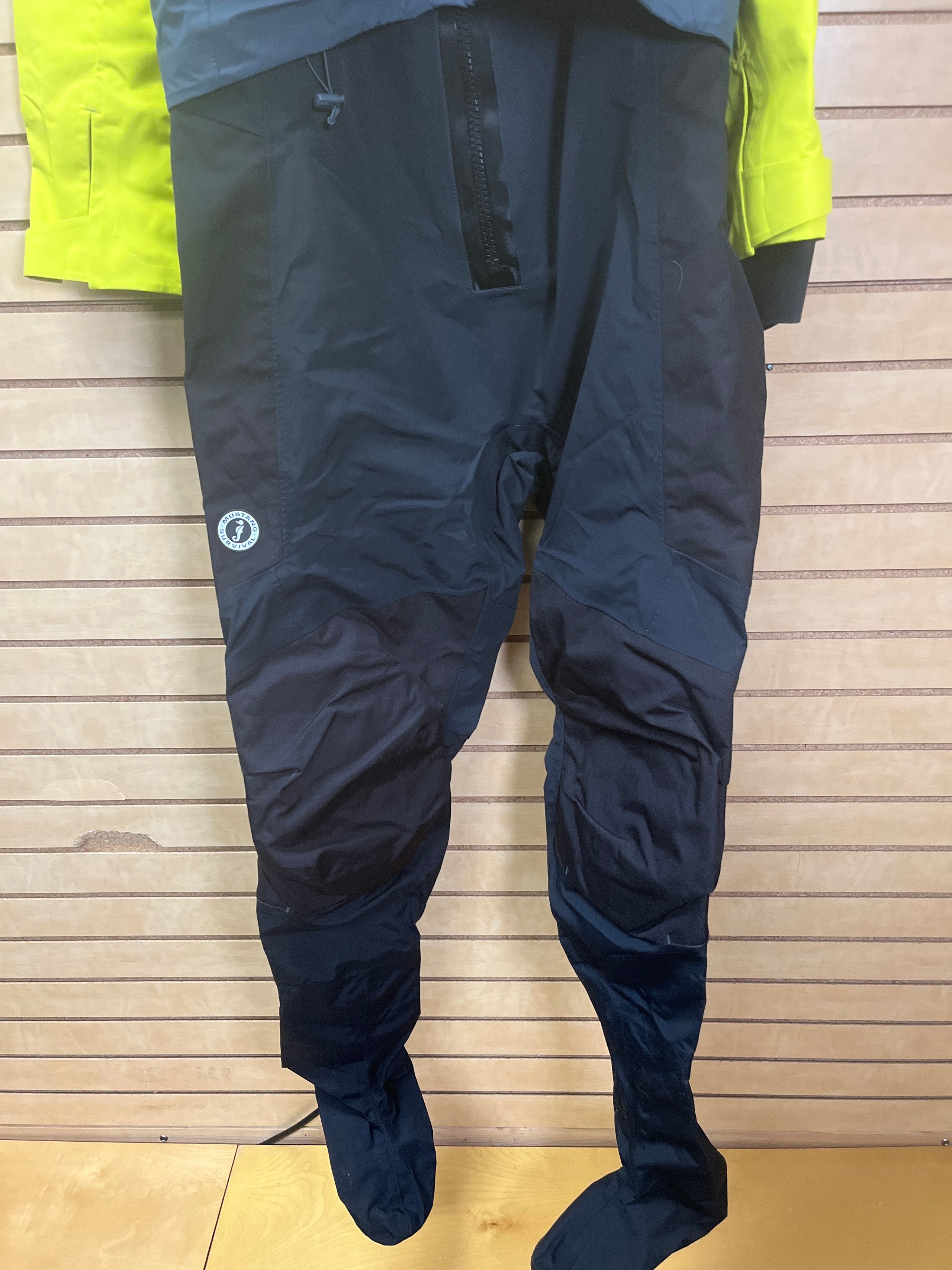 Mustang Survival Men's Dry Suit Large Black/Yellow